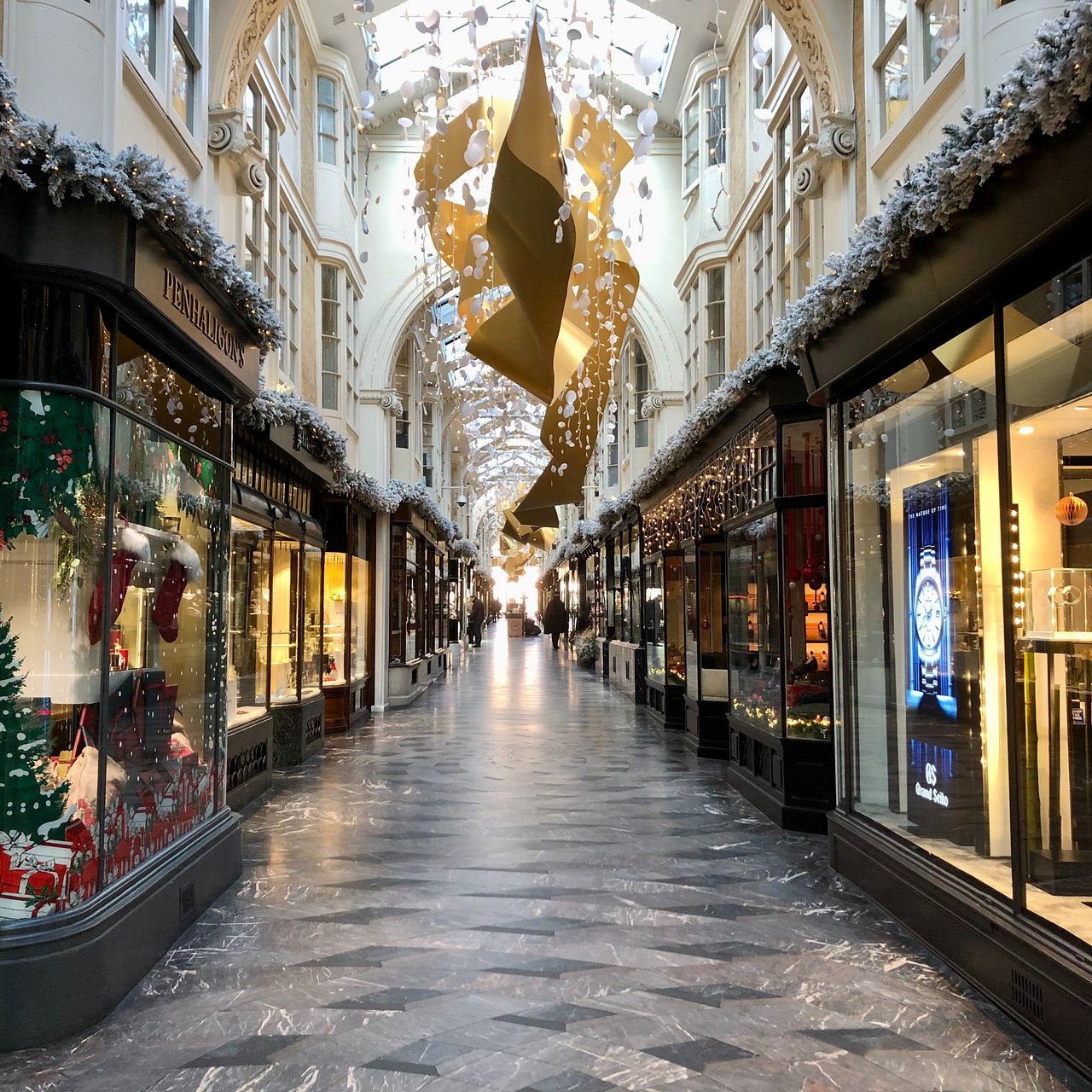 Instagrammable Christmas Spots In London - burlington